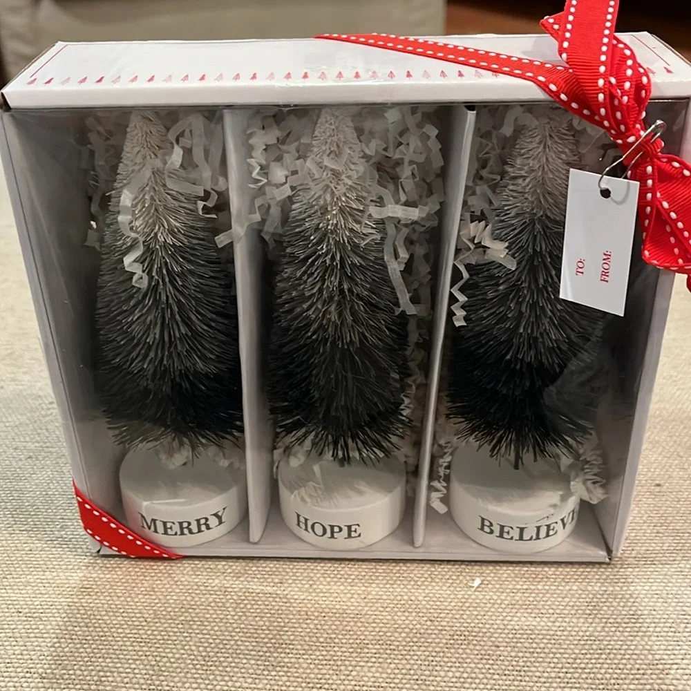 Face to Face Bottle Brush Tree Set - Winter Wonderland/NIB